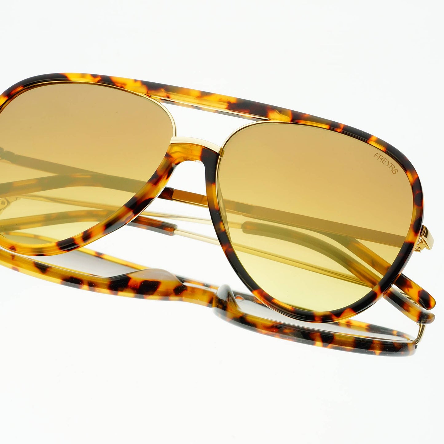 Shay Unisex Aviator Sunglasses