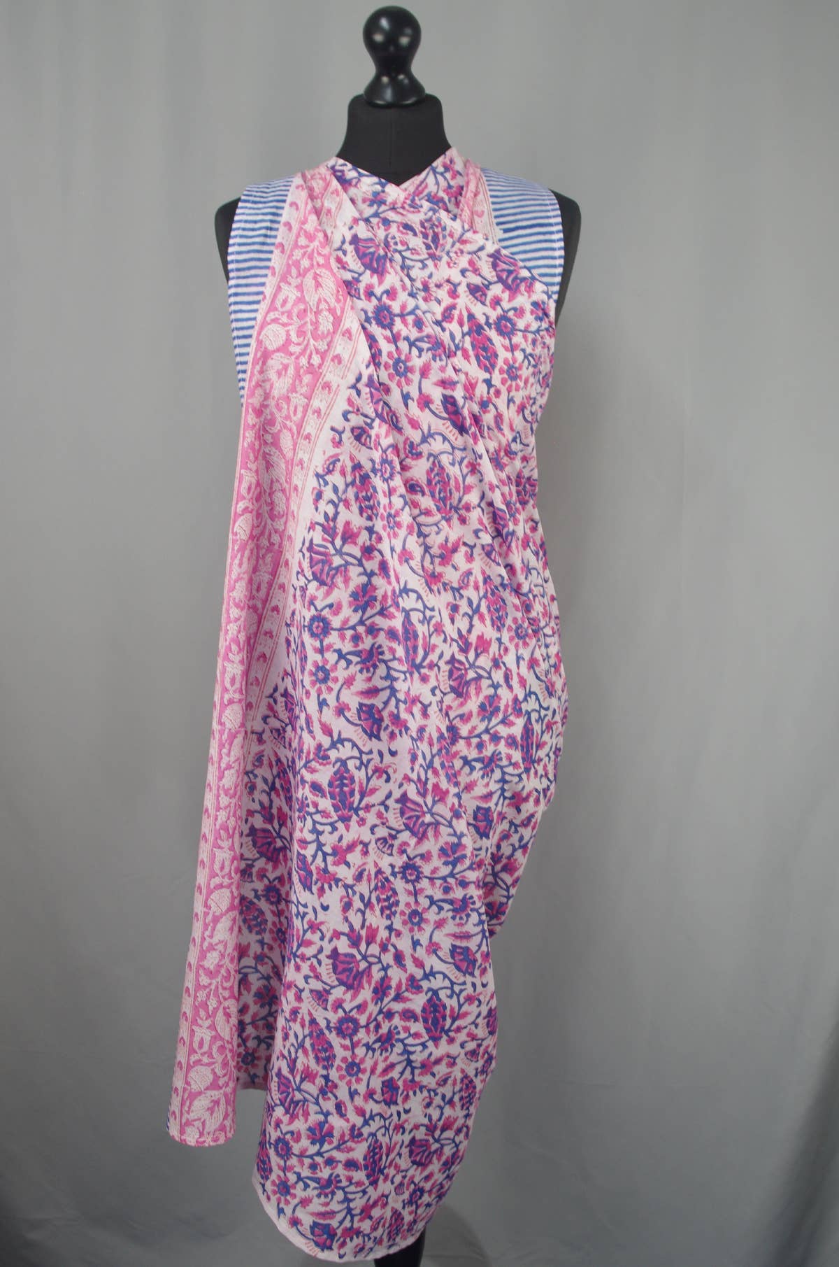 Beach  Coverup Sarong Pareo - Purple Pink Floral Jaal