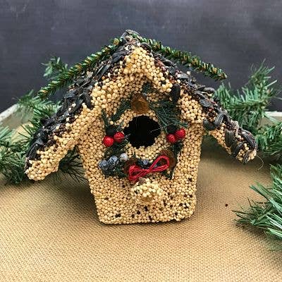 Juniper Birdie Cottage with bow