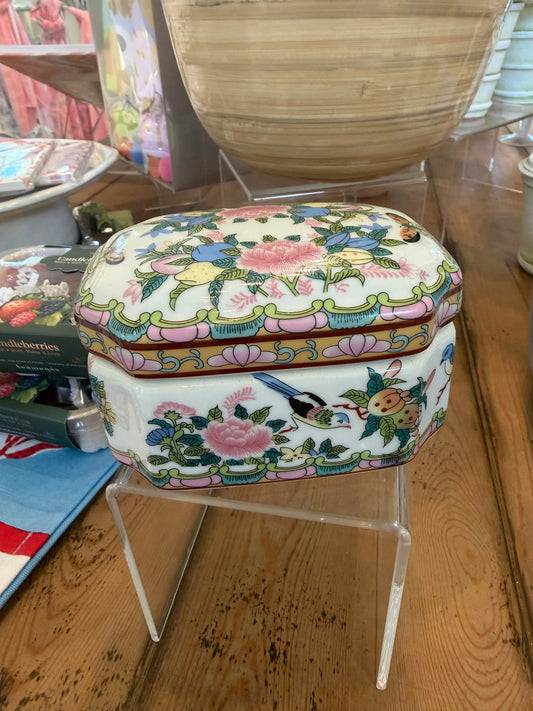 Rose Medallion box