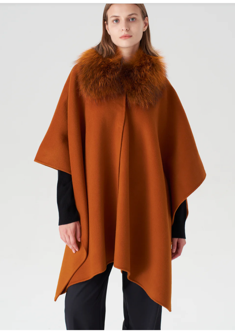 Cashmere cape with detachable fur collar