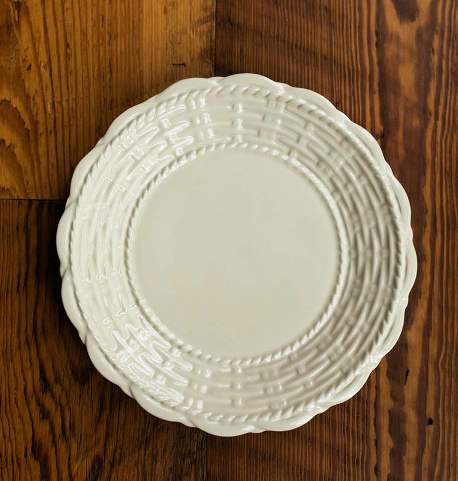 Basket Jubilee Dinner Plate- English Creme